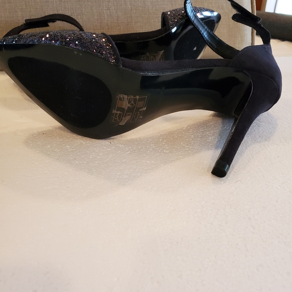 Woman shoes - Picture 2 of 4